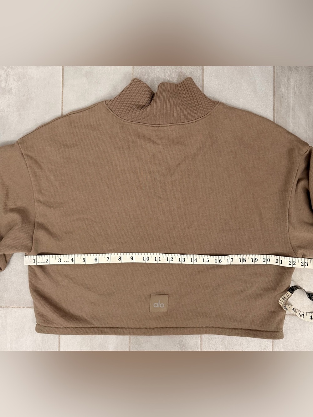 ALO Cropped Serenity Long Sleeve Coverup Sweater Taupe M - Picture 7 of 7